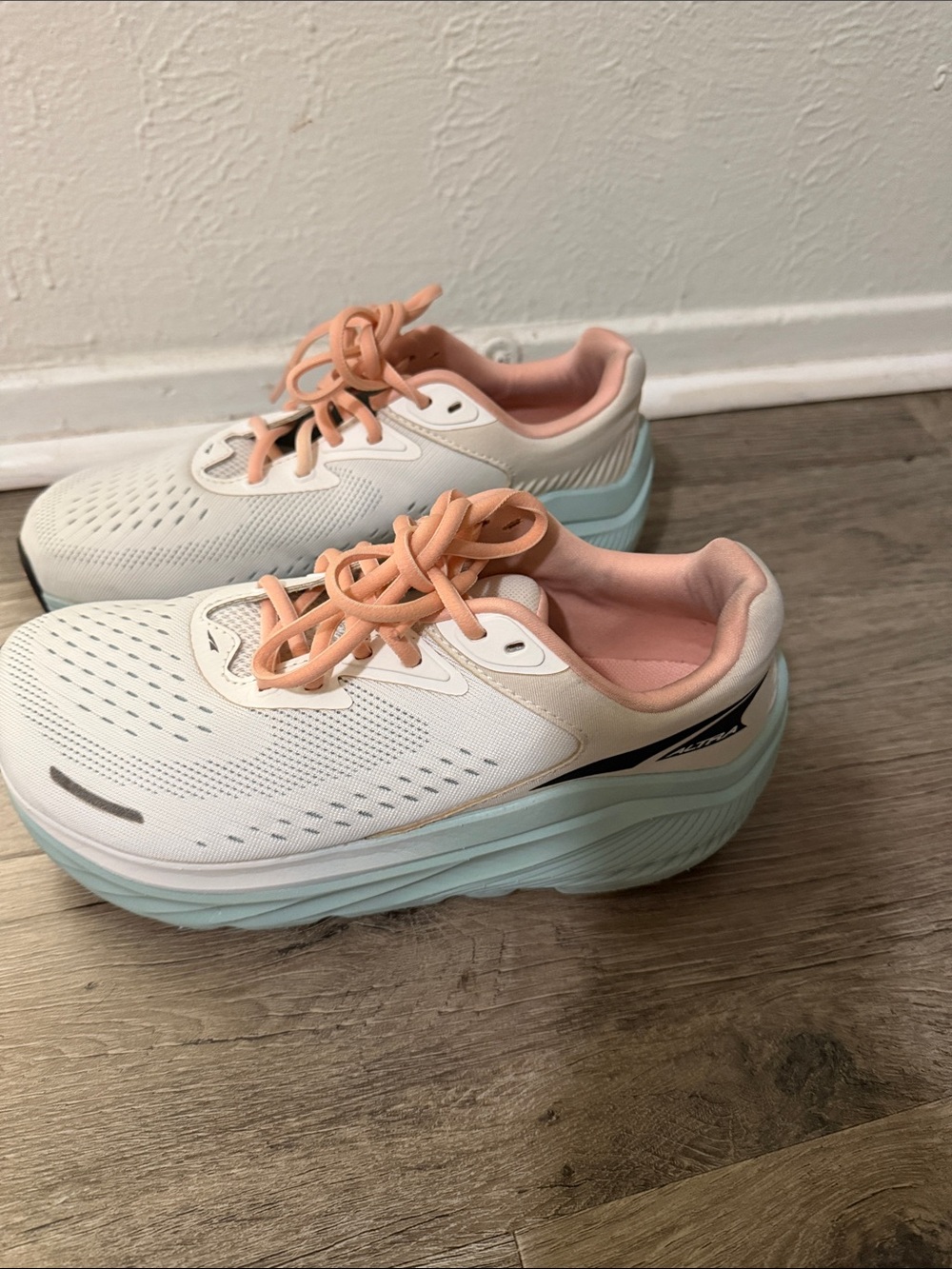 Altra Olympus 2 Women's White Athletic Shoes with Peach Laces and Mint Sole